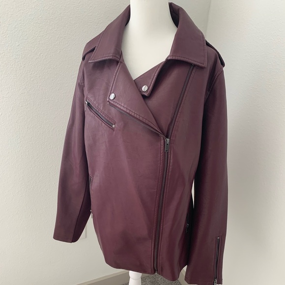 PLUS SIZE LANE BRYANT FAUX LEATHER BURGANDY MOTO JACKET. GREAT COLOR FOR FALL! - Picture 2 of 11